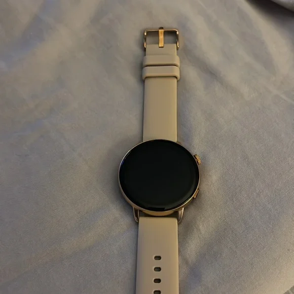 Smartwatch Fitbit - Picture 2 of 3